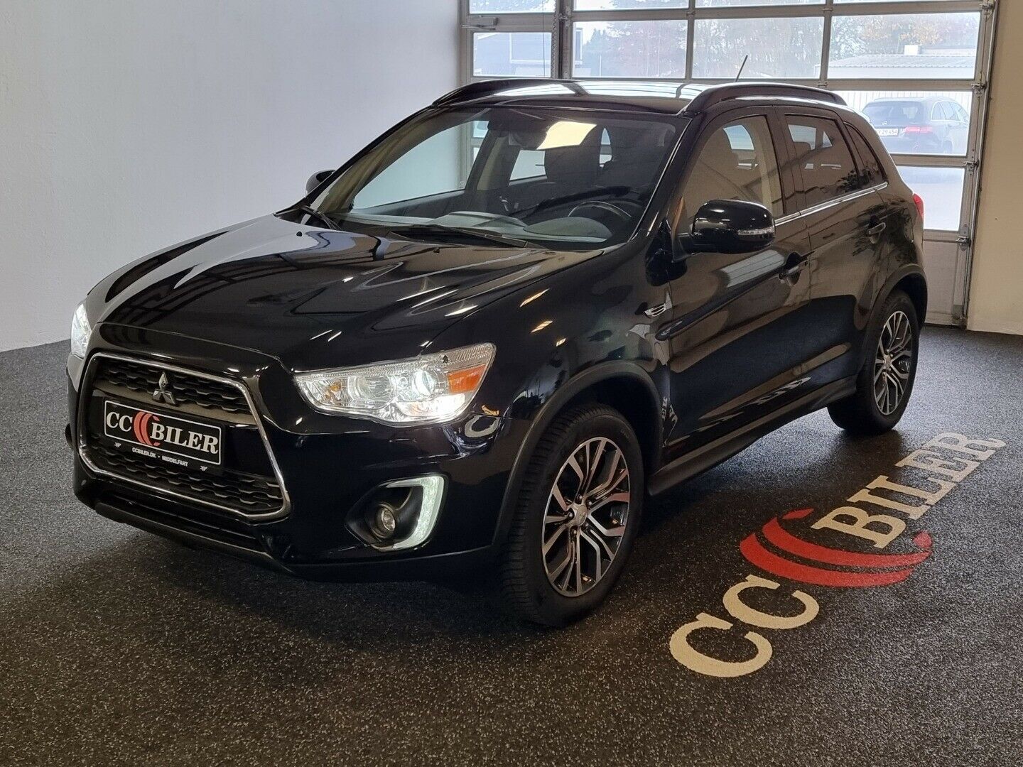 Grå Mitsubishi ASX fra 2015