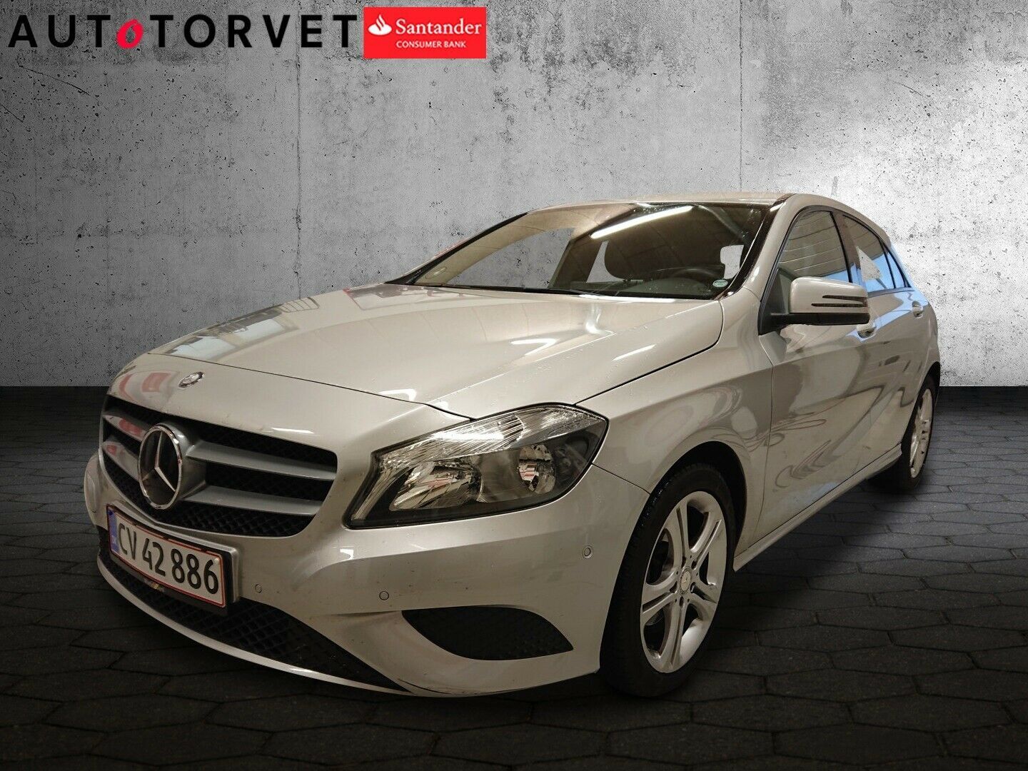 Grå Mercedes A180 fra 2013