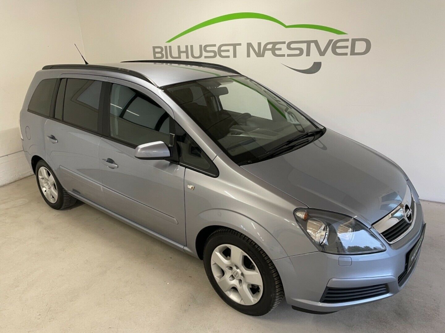 Blå Opel Zafira fra 2006