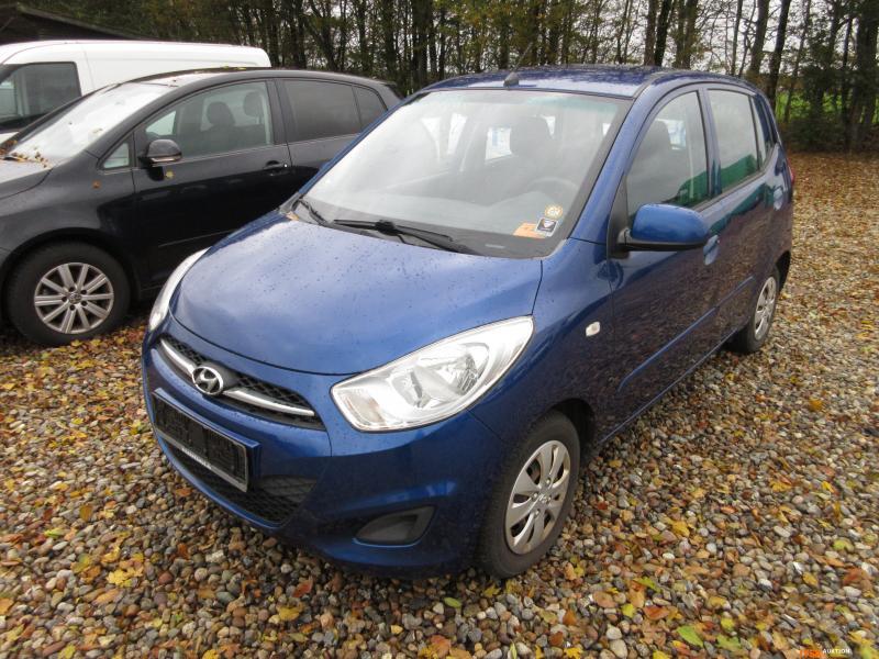 Blå Hyundai i10 fra 2012
