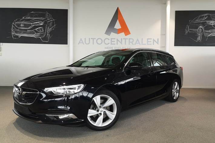 Blå Opel Insignia fra 2018