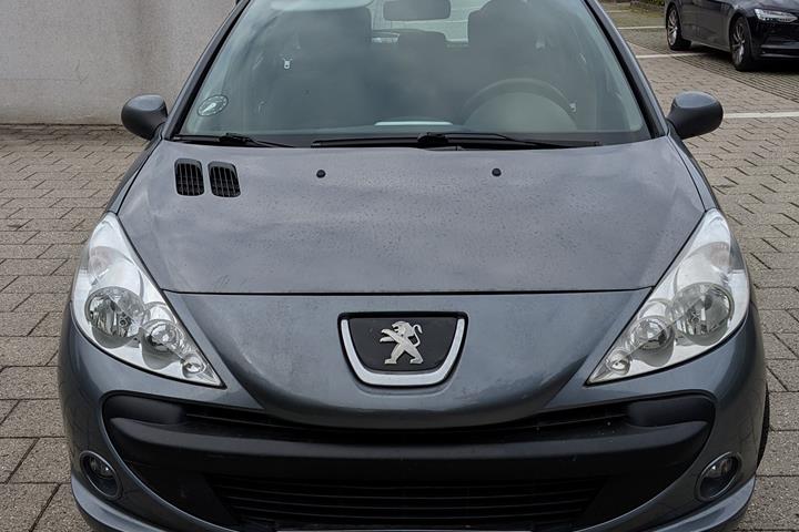 Grå Peugeot 206+ fra 2010