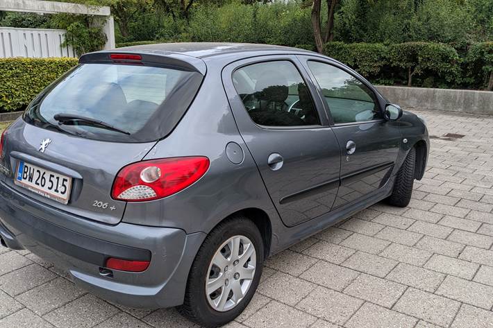 Grå Peugeot 206+ fra 2010