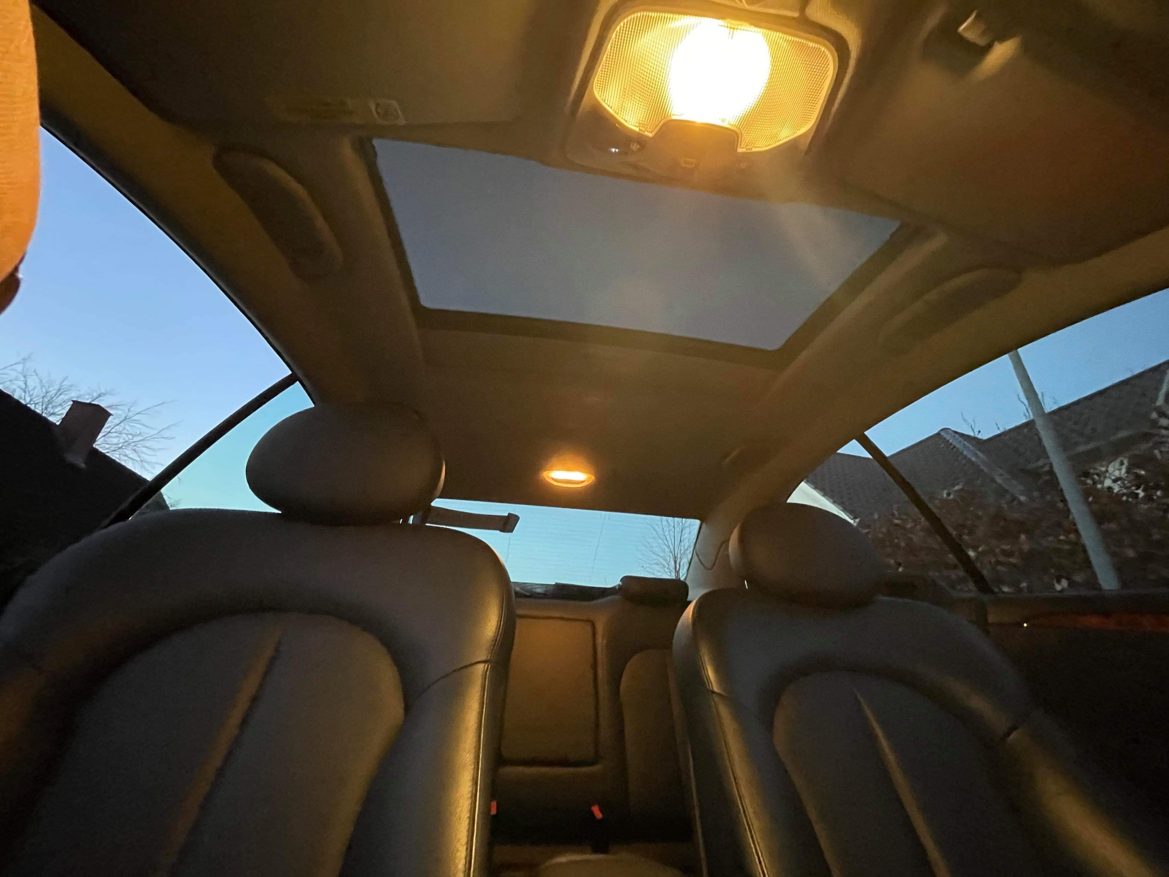 Sort Mercedes CLK270 fra 2004