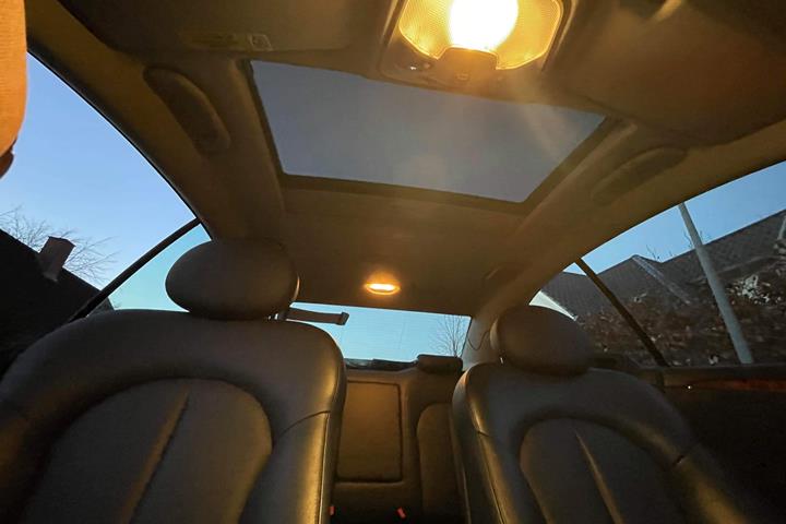 Sort Mercedes CLK270 fra 2004