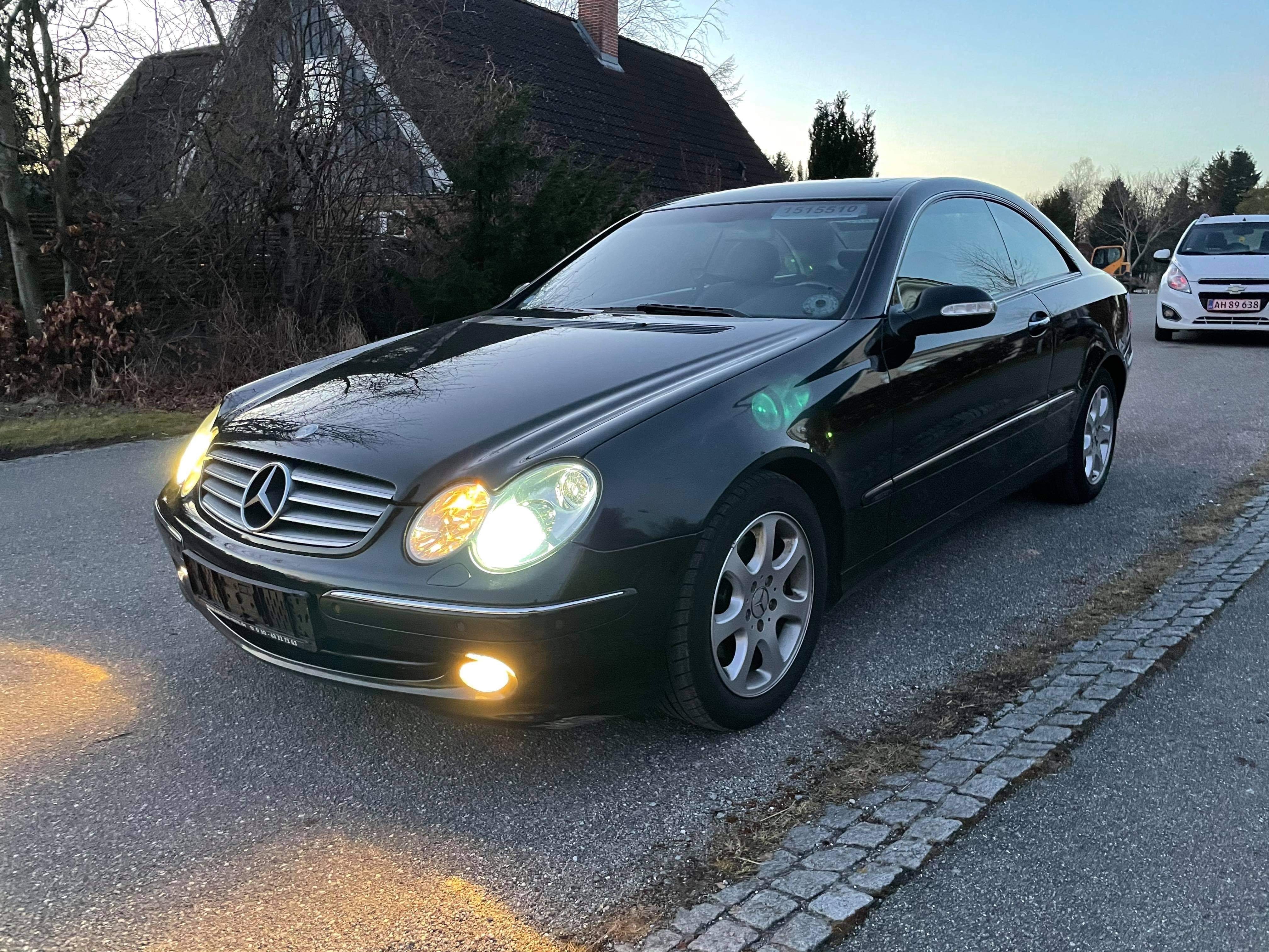 Sort Mercedes CLK270 fra 2004