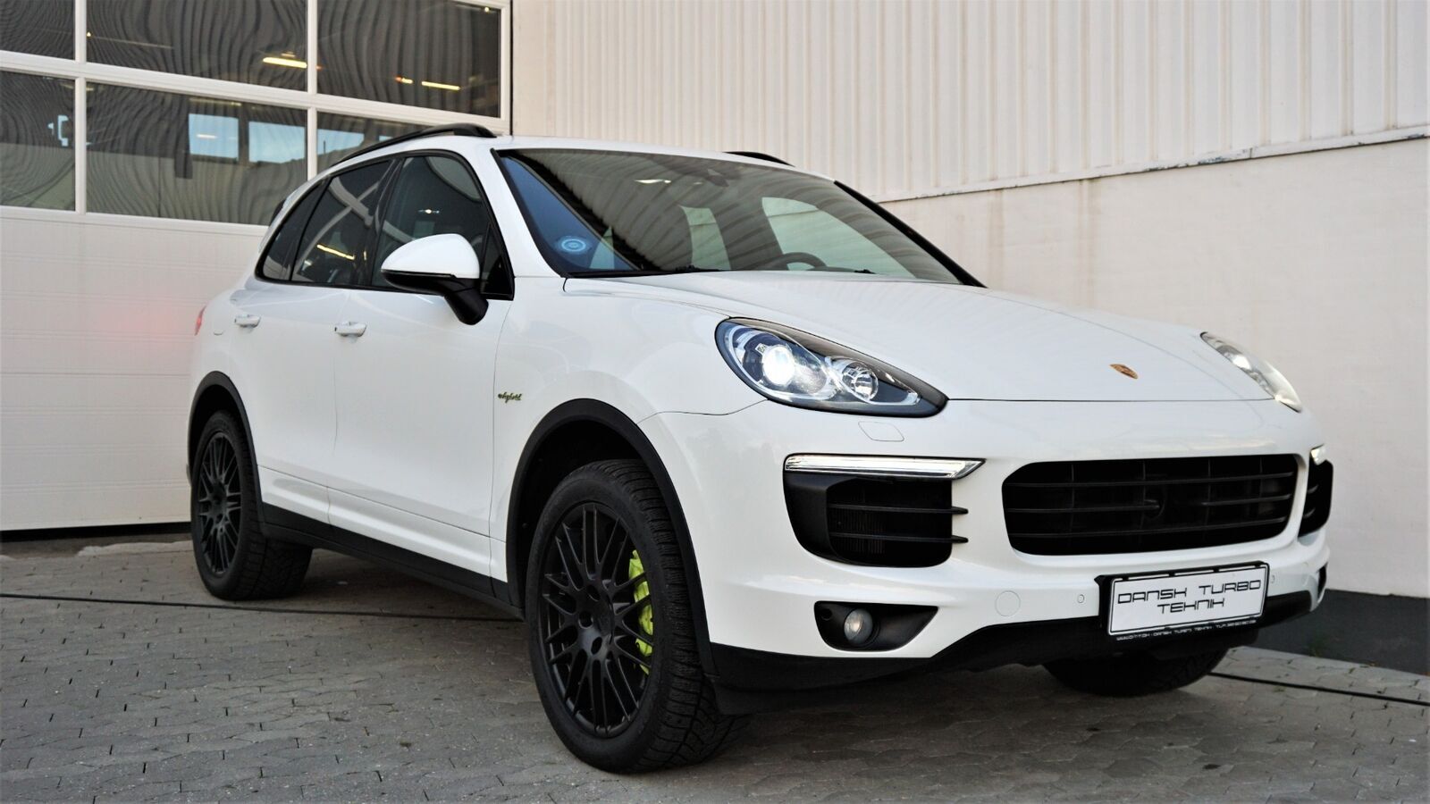 Grå Porsche Cayenne S fra 2015