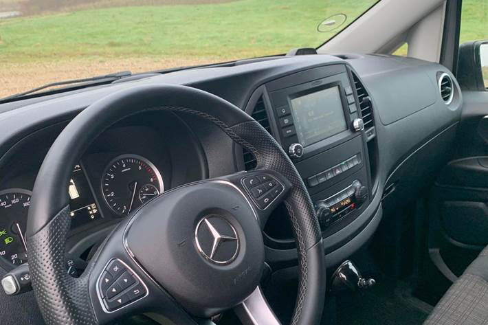 Grå Mercedes Vito 119 fra 2021