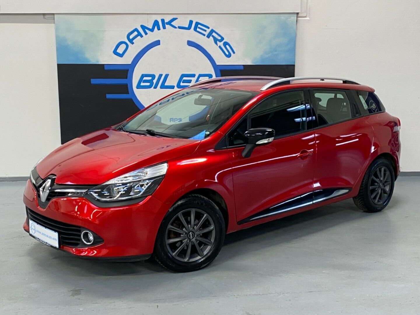 Grå Renault Clio IV fra 2015