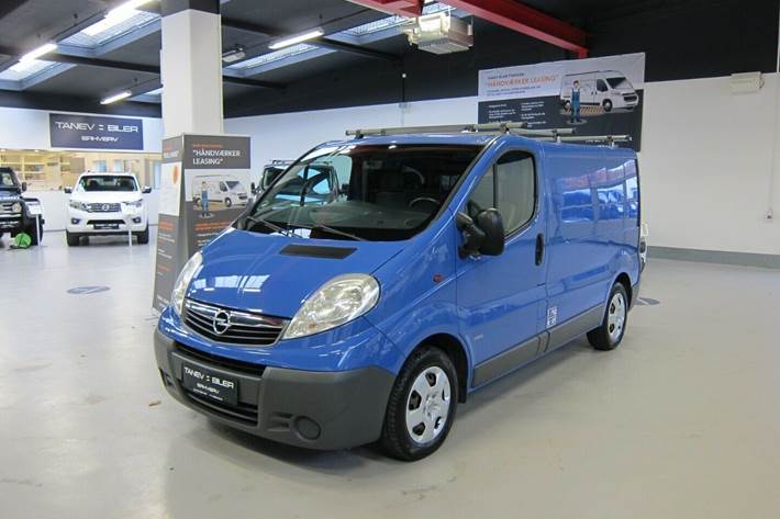 Blå Opel Vivaro fra 2011