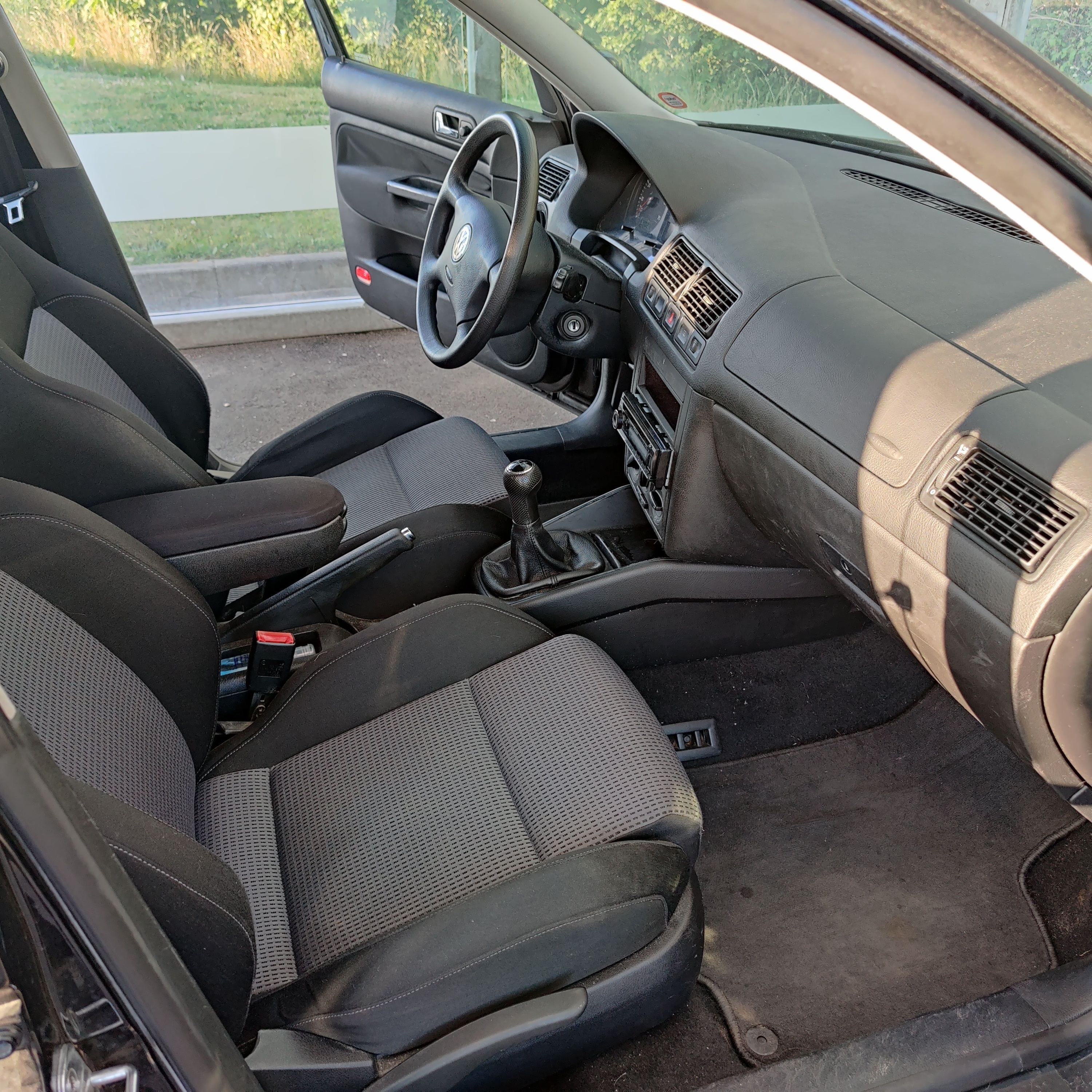 Sort VW Golf II fra 2002