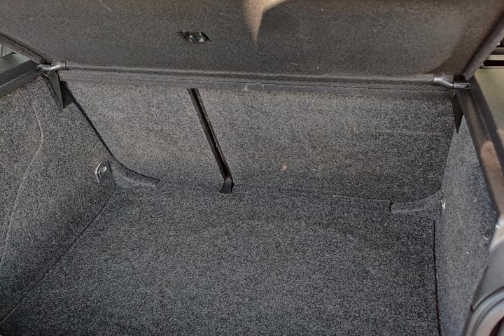 Sort VW Golf II fra 2002