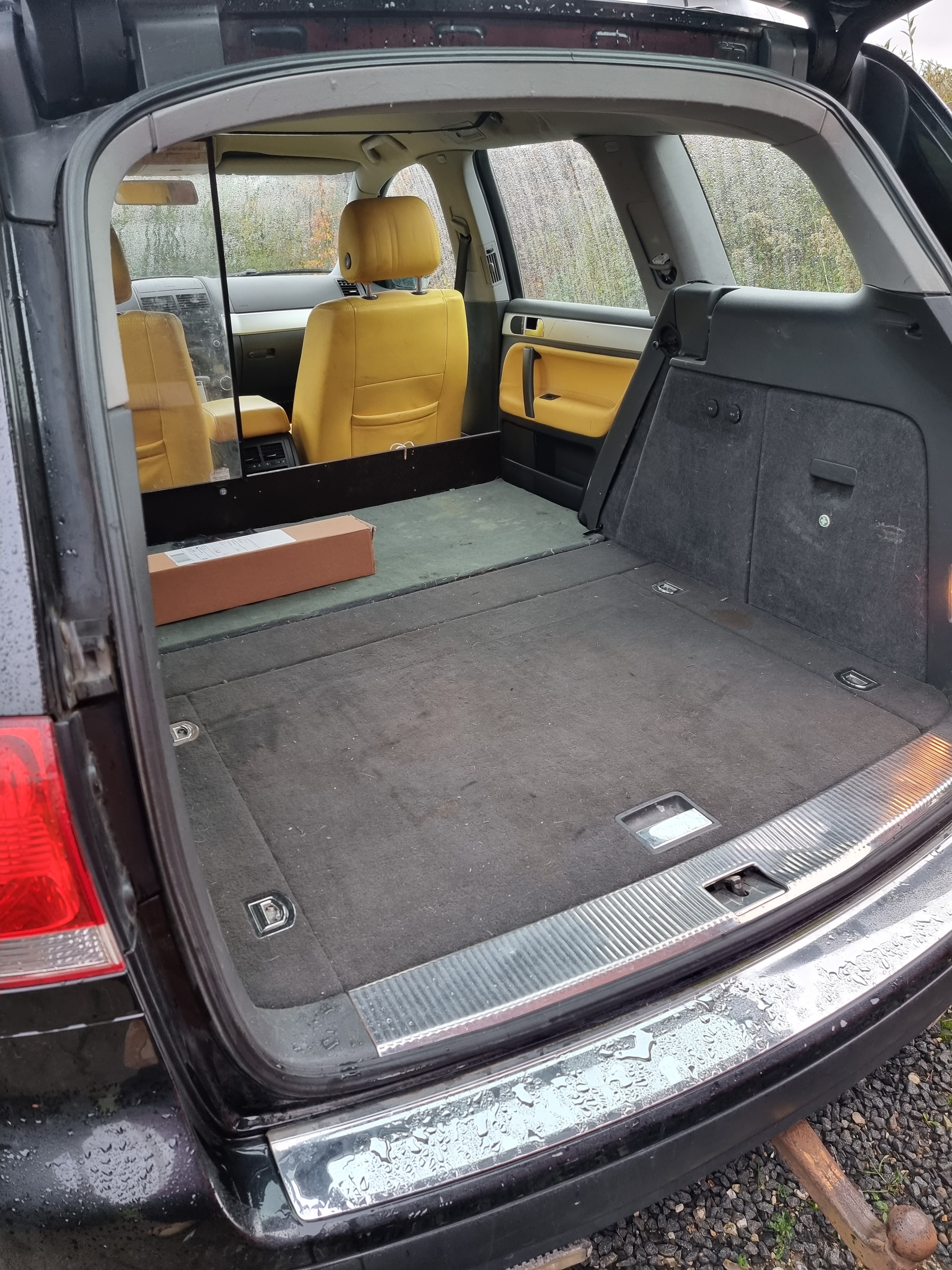 Sort VW Touareg fra 2005