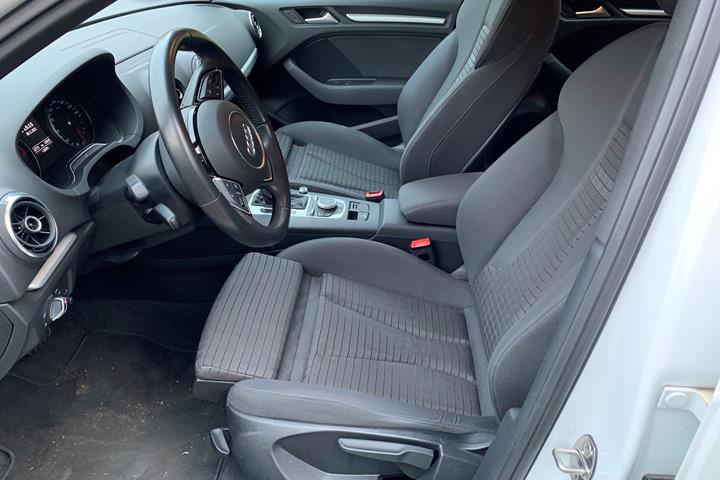 Hvid Audi A3 Sportback fra 2016