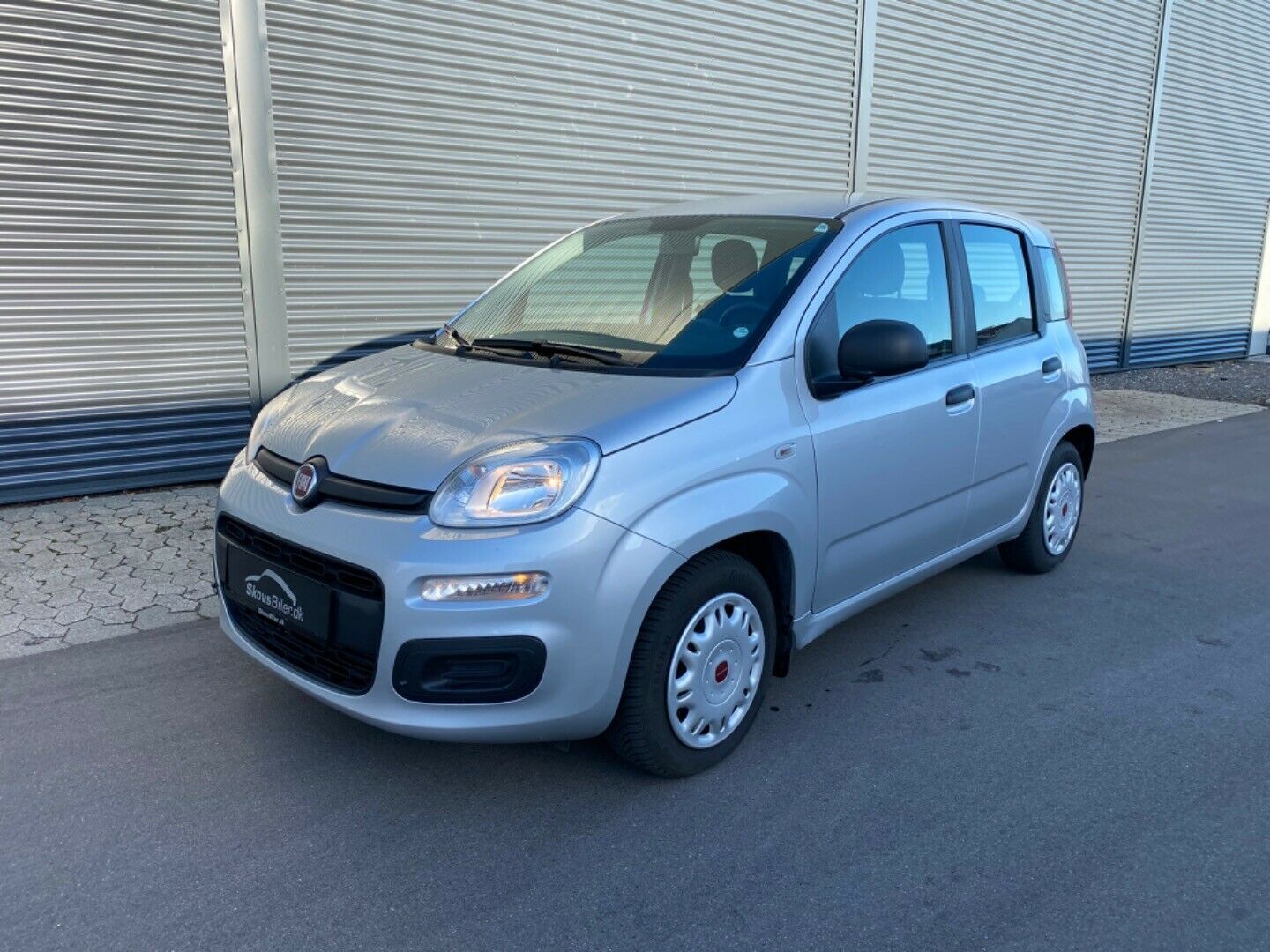 Grå Fiat Panda fra 2014