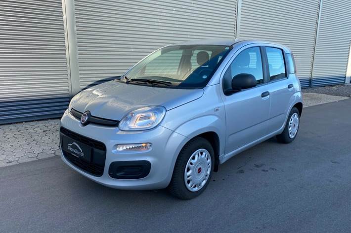 Grå Fiat Panda fra 2014