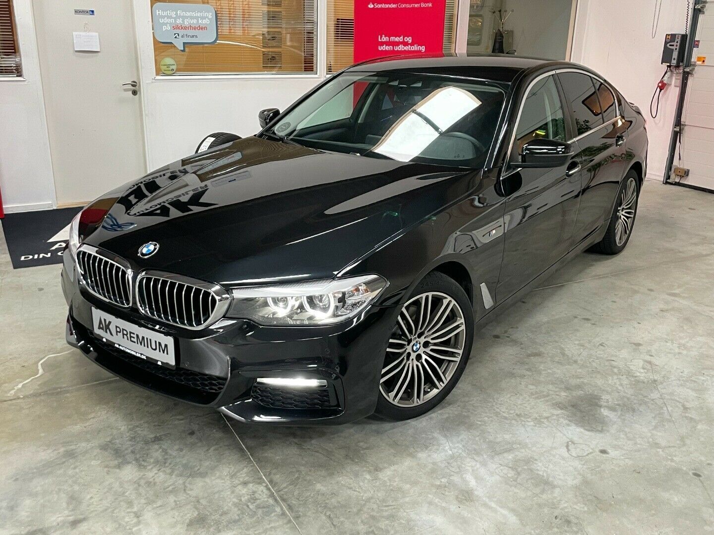 Grå BMW 520d fra 2017
