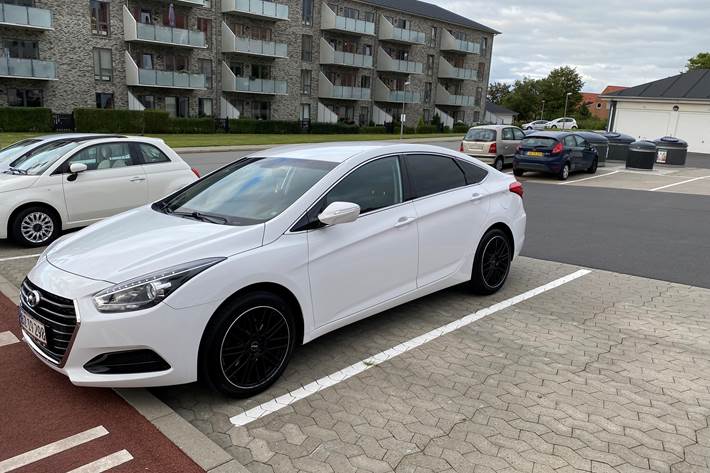 Hvid Hyundai i40 fra 2016