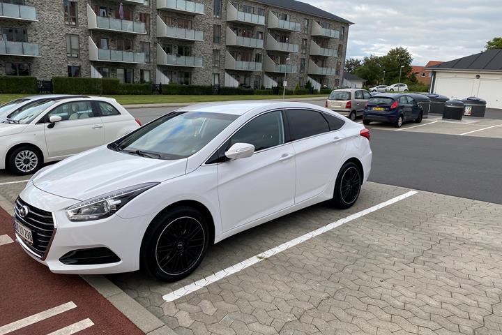 Hvid Hyundai i40 fra 2016