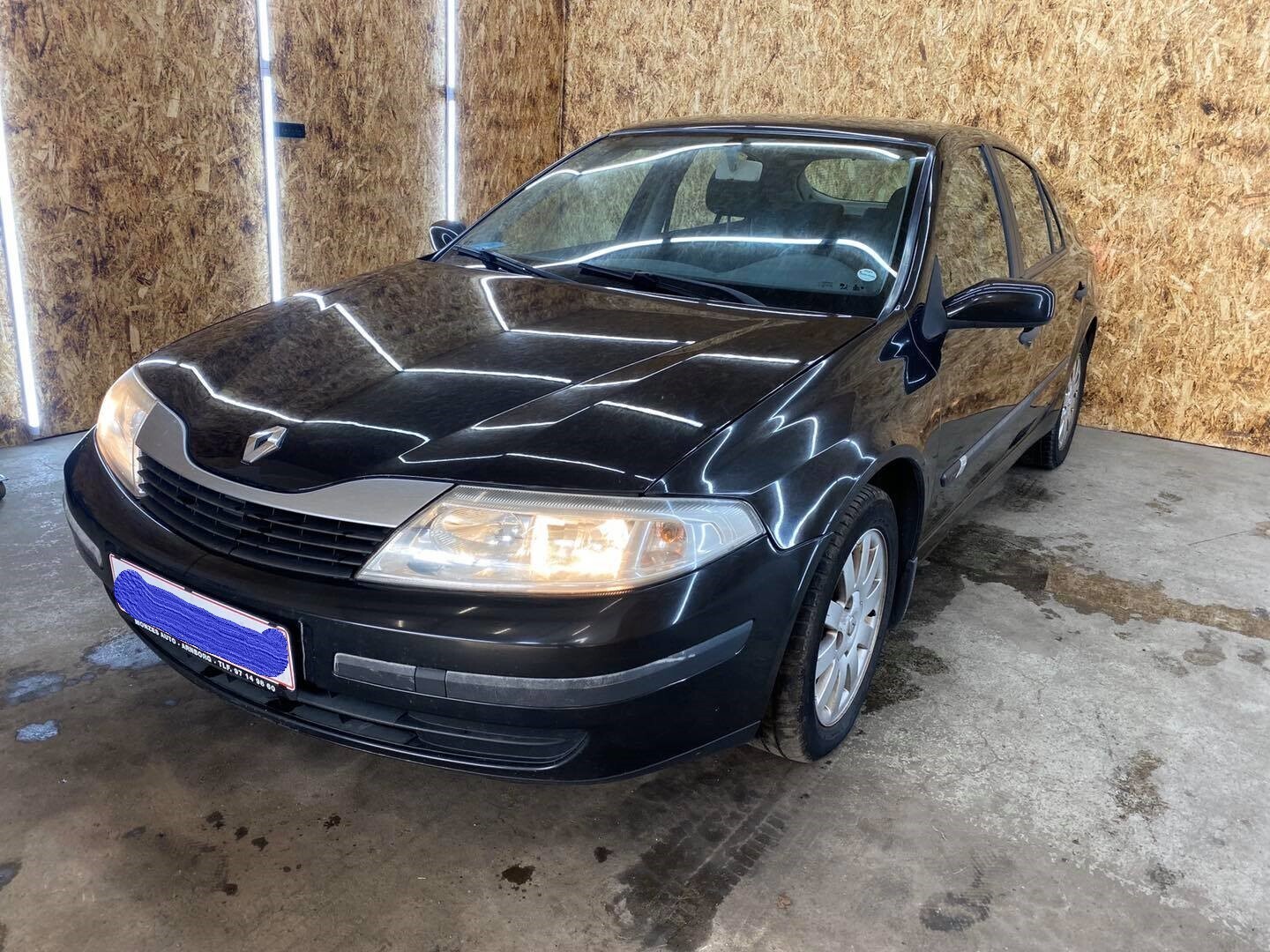 Sort Renault Laguna fra 2005