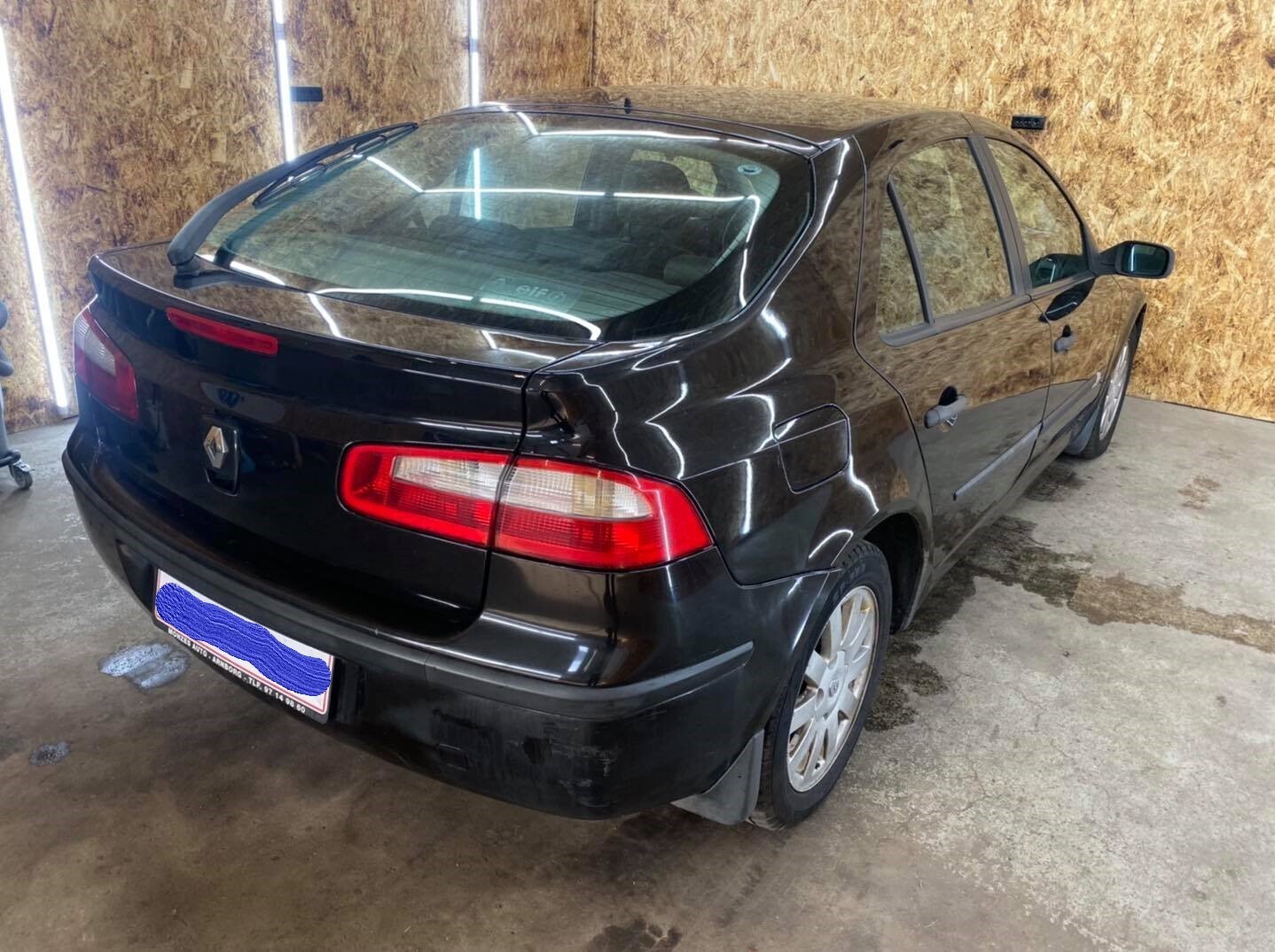 Sort Renault Laguna fra 2005
