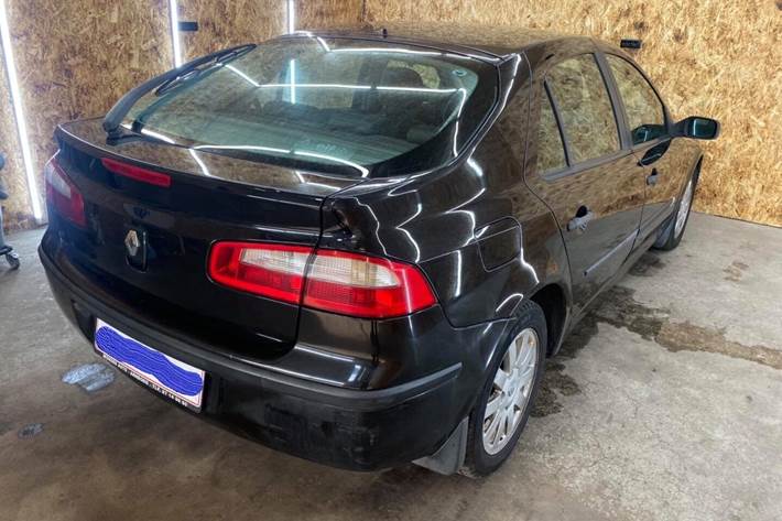 Sort Renault Laguna fra 2005