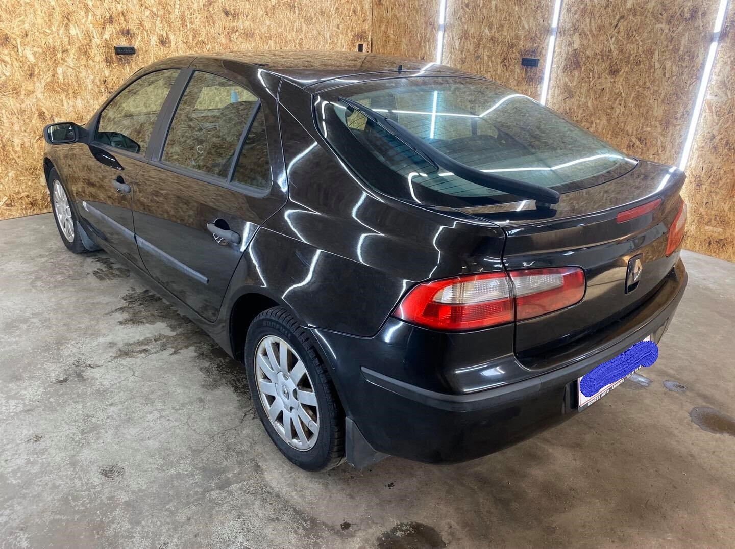 Sort Renault Laguna fra 2005