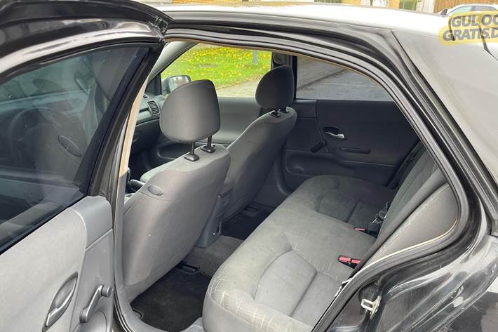 Sort Renault Laguna fra 2005
