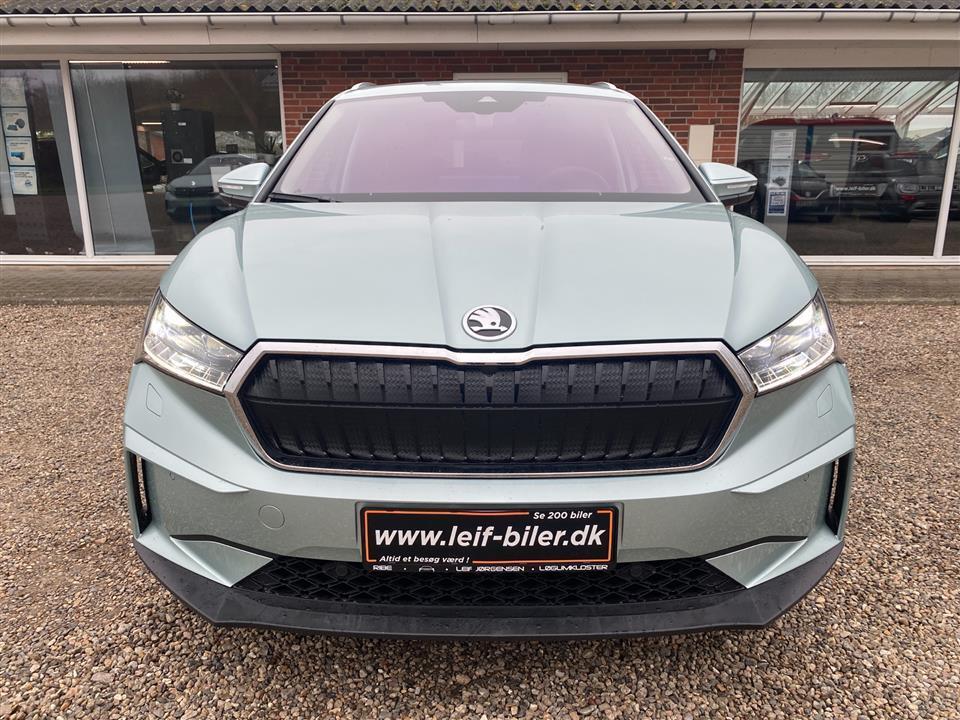 Grå Skoda Enyaq fra 2022