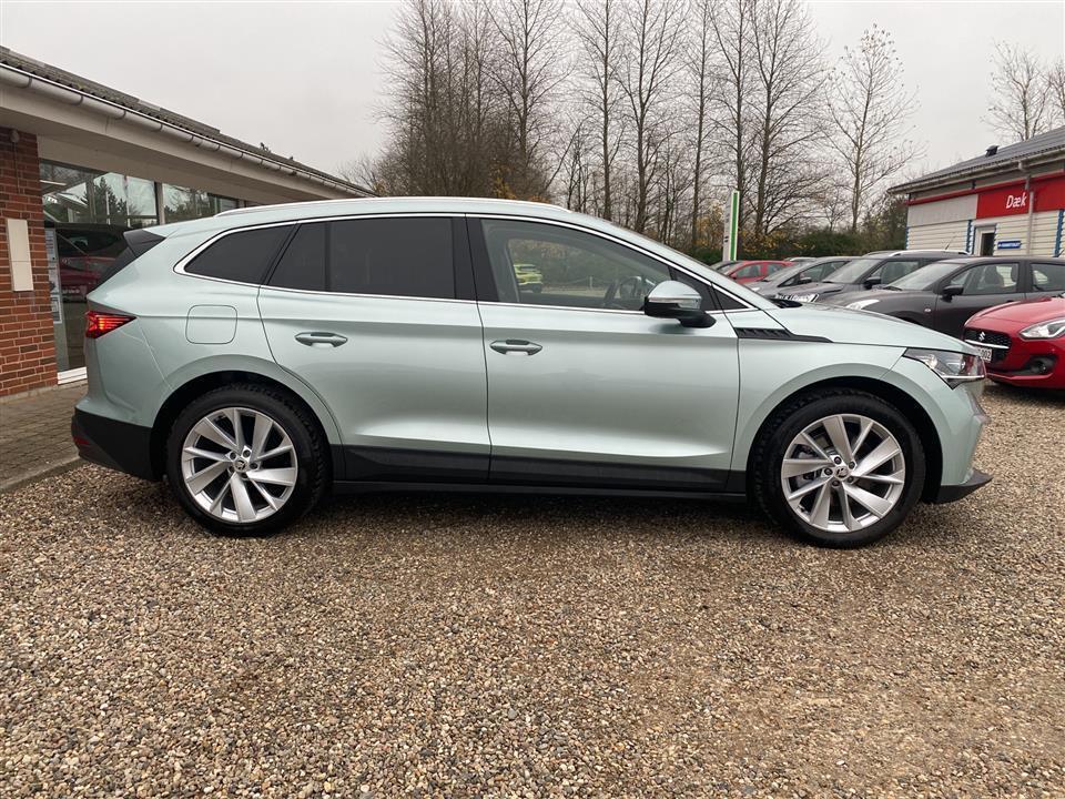 Grå Skoda Enyaq fra 2022