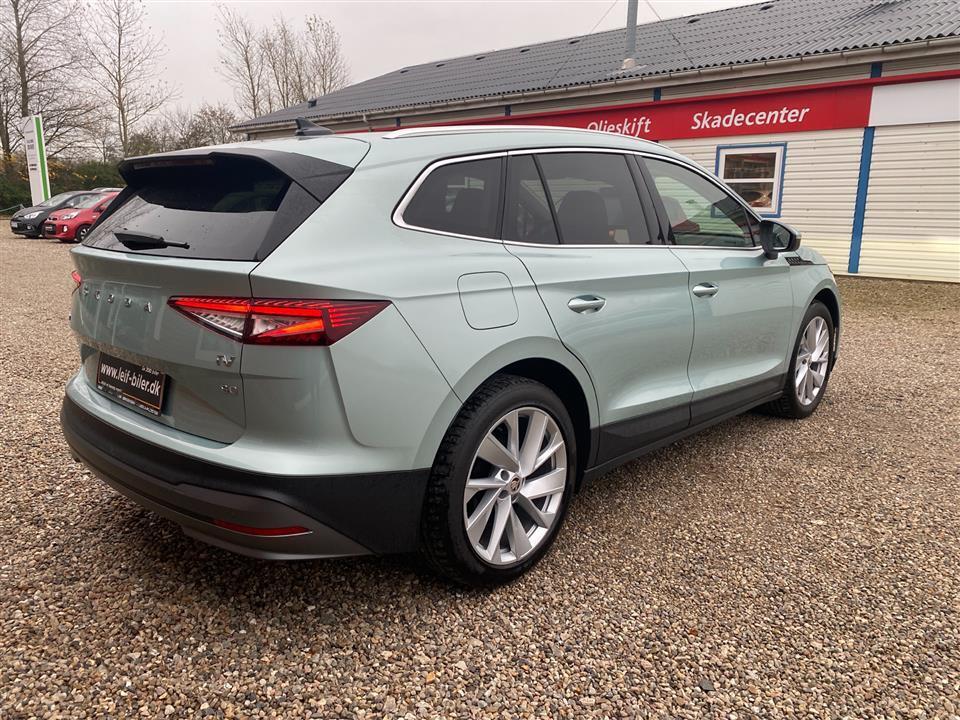 Grå Skoda Enyaq fra 2022