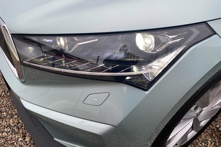 Grå Skoda Enyaq fra 2022