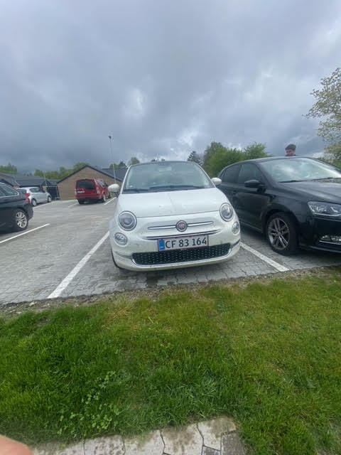 Hvid Fiat 500 fra 2015