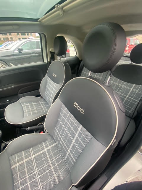 Hvid Fiat 500 fra 2015