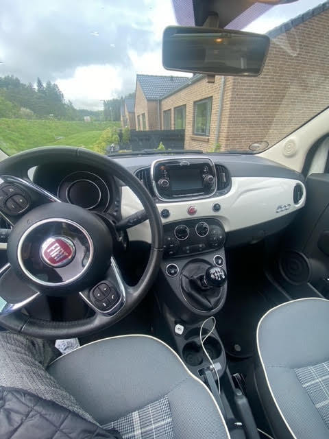 Hvid Fiat 500 fra 2015