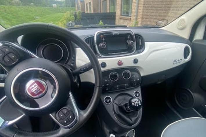 Hvid Fiat 500 fra 2015