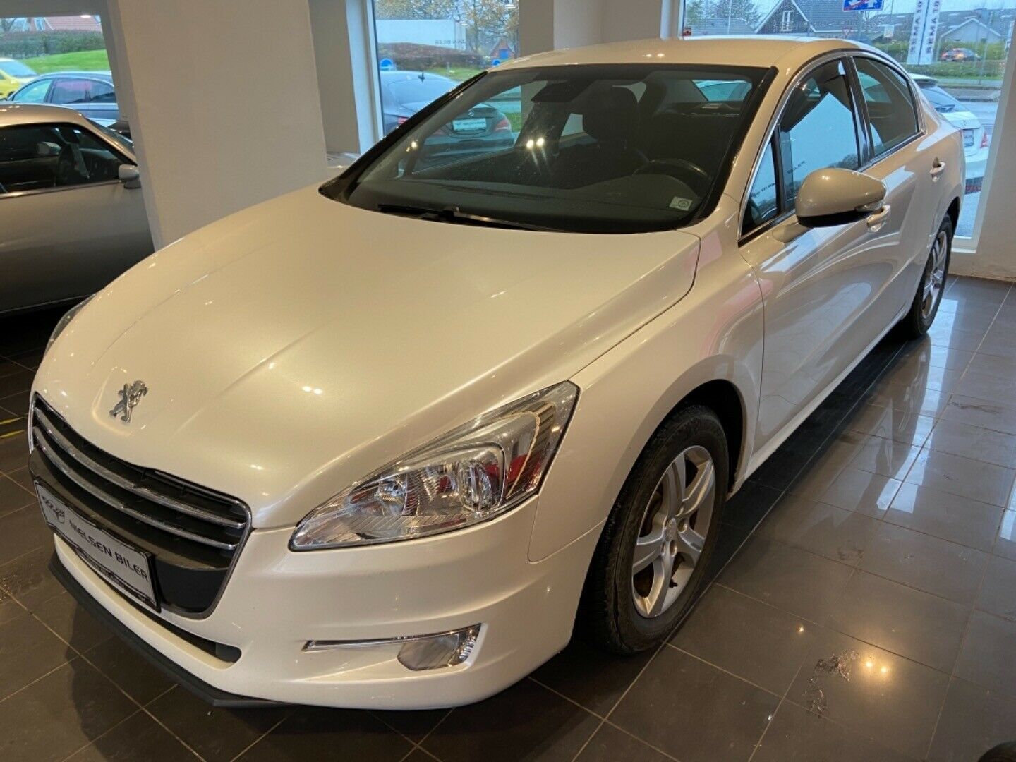 Hvid Peugeot 508 fra 2012