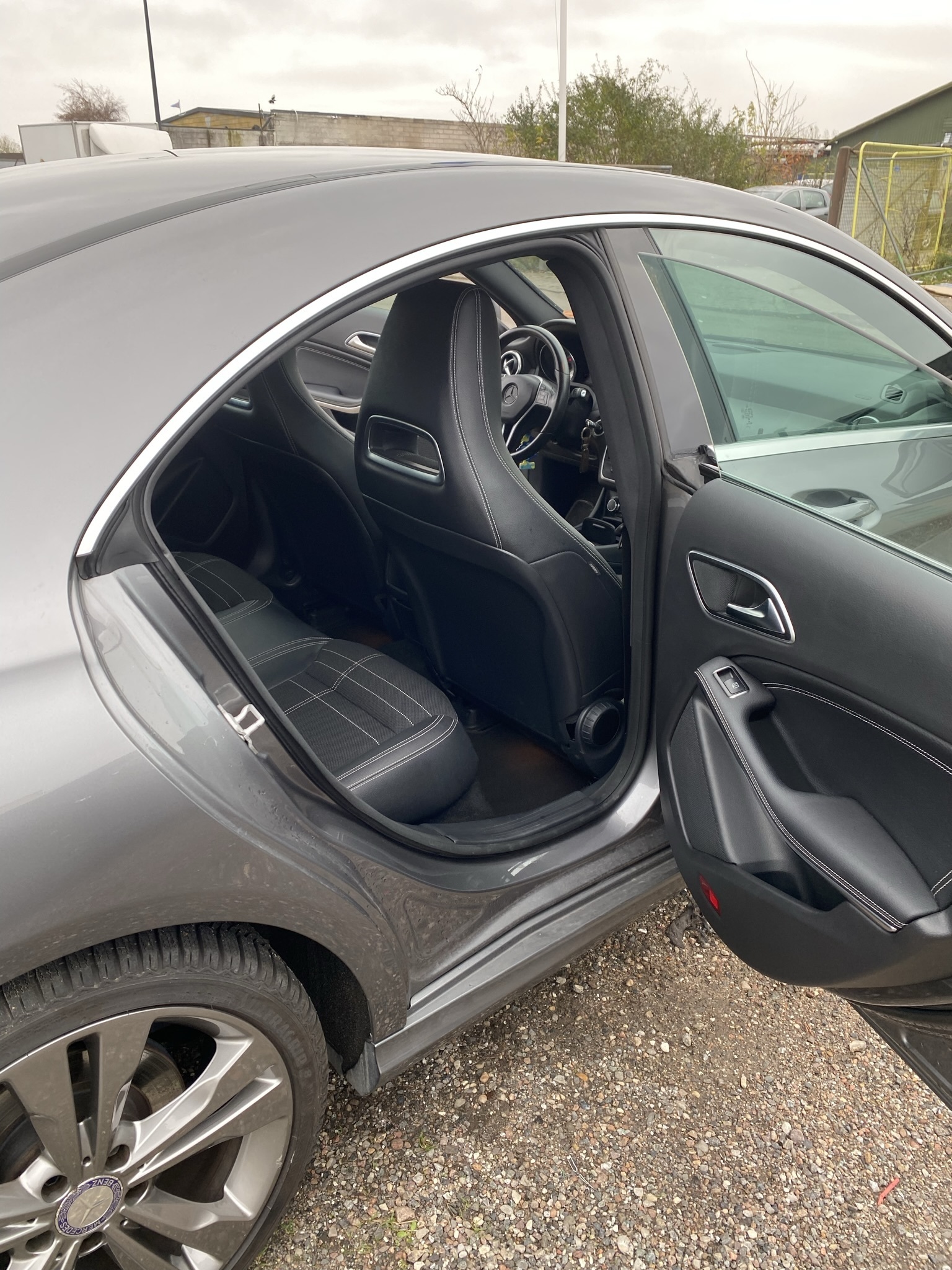 Grå Mercedes CLA220 fra 2013