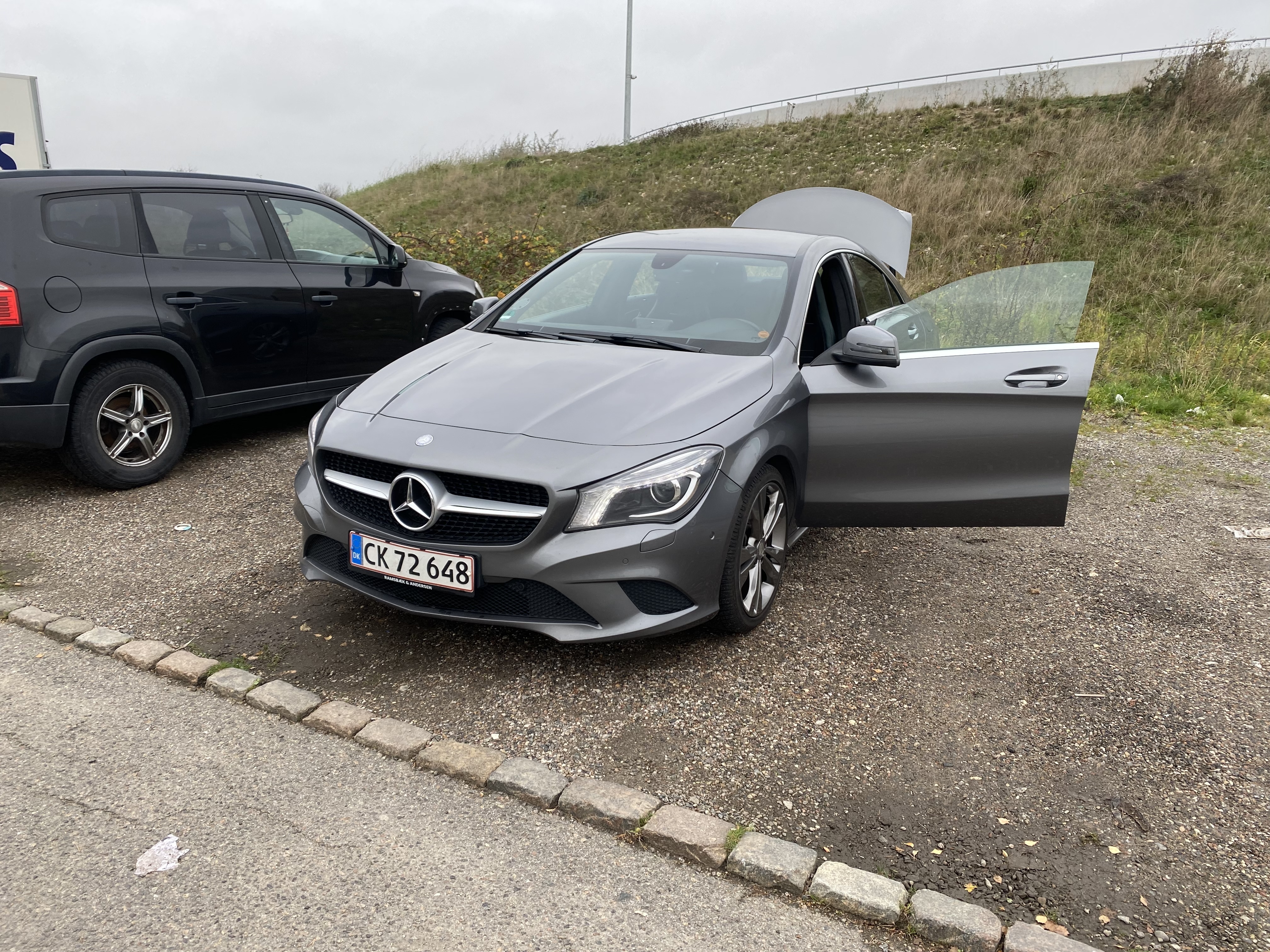 Grå Mercedes CLA220 fra 2013