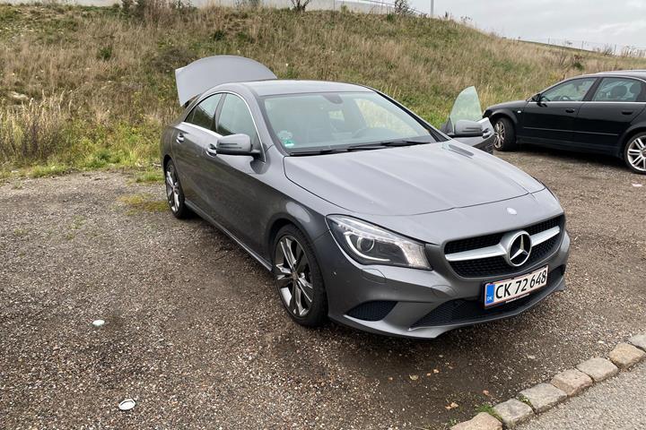 Grå Mercedes CLA220 fra 2013