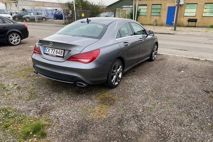 Grå Mercedes CLA220 fra 2013