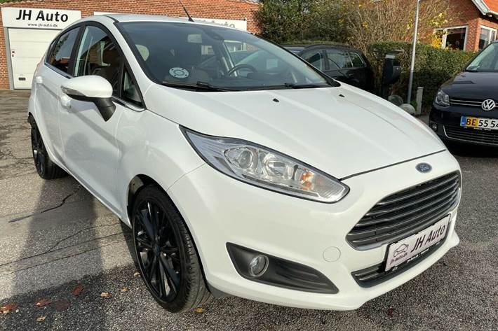Hvid Ford Fiesta fra 2015