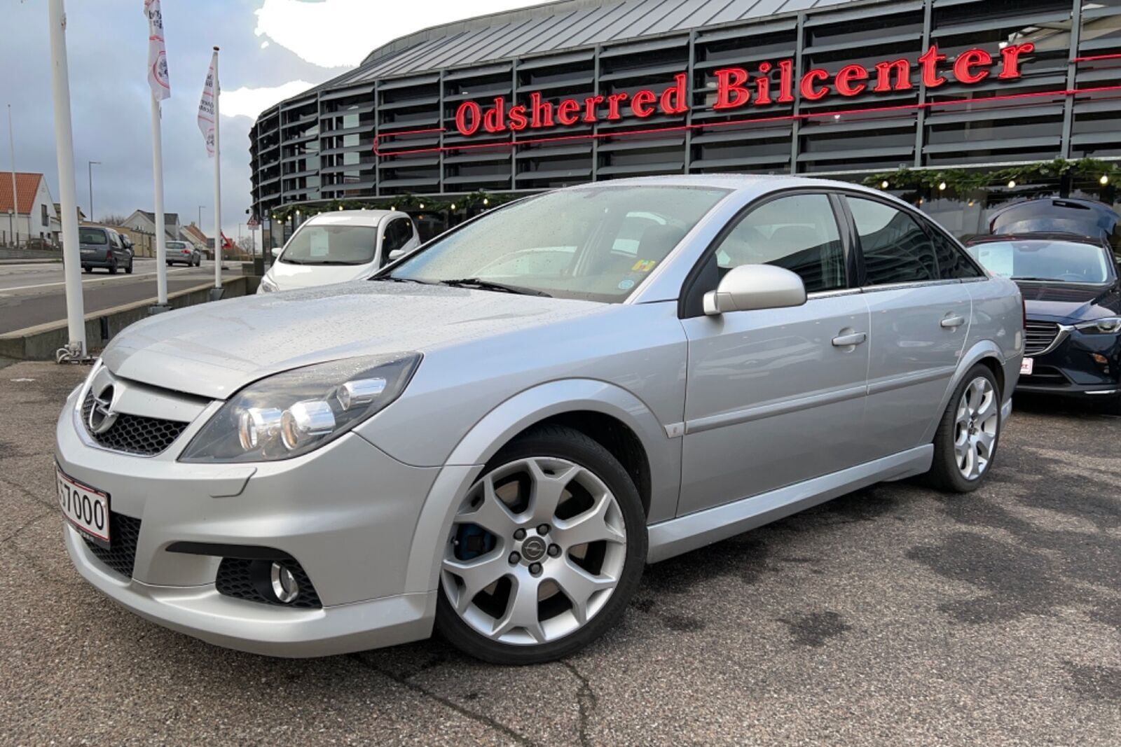 Grå Opel Vectra fra 2006
