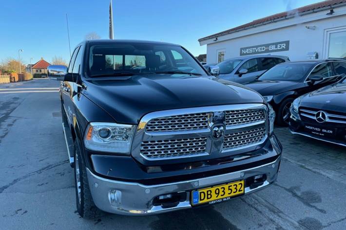 Grå Dodge RAM 1500 fra 2016