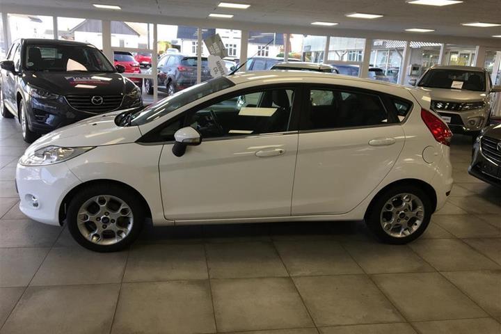 Hvid Ford Fiesta fra 2012