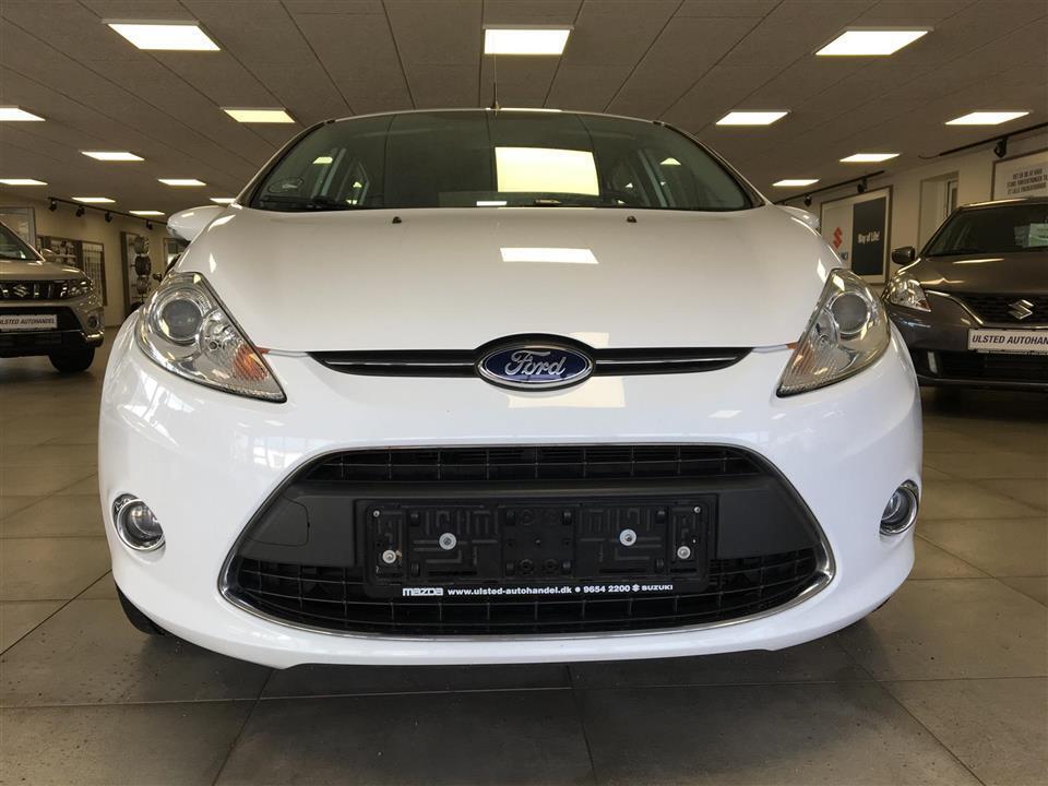 Hvid Ford Fiesta fra 2012