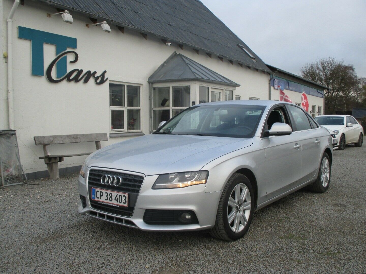 Grå Audi A4 fra 2008