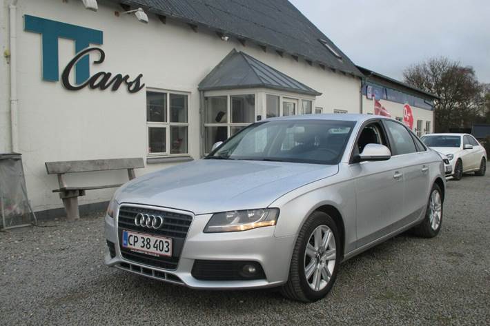Grå Audi A4 fra 2008