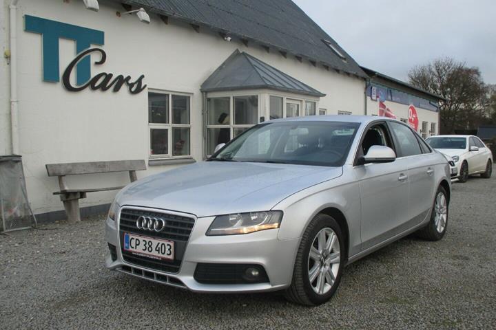 Grå Audi A4 fra 2008