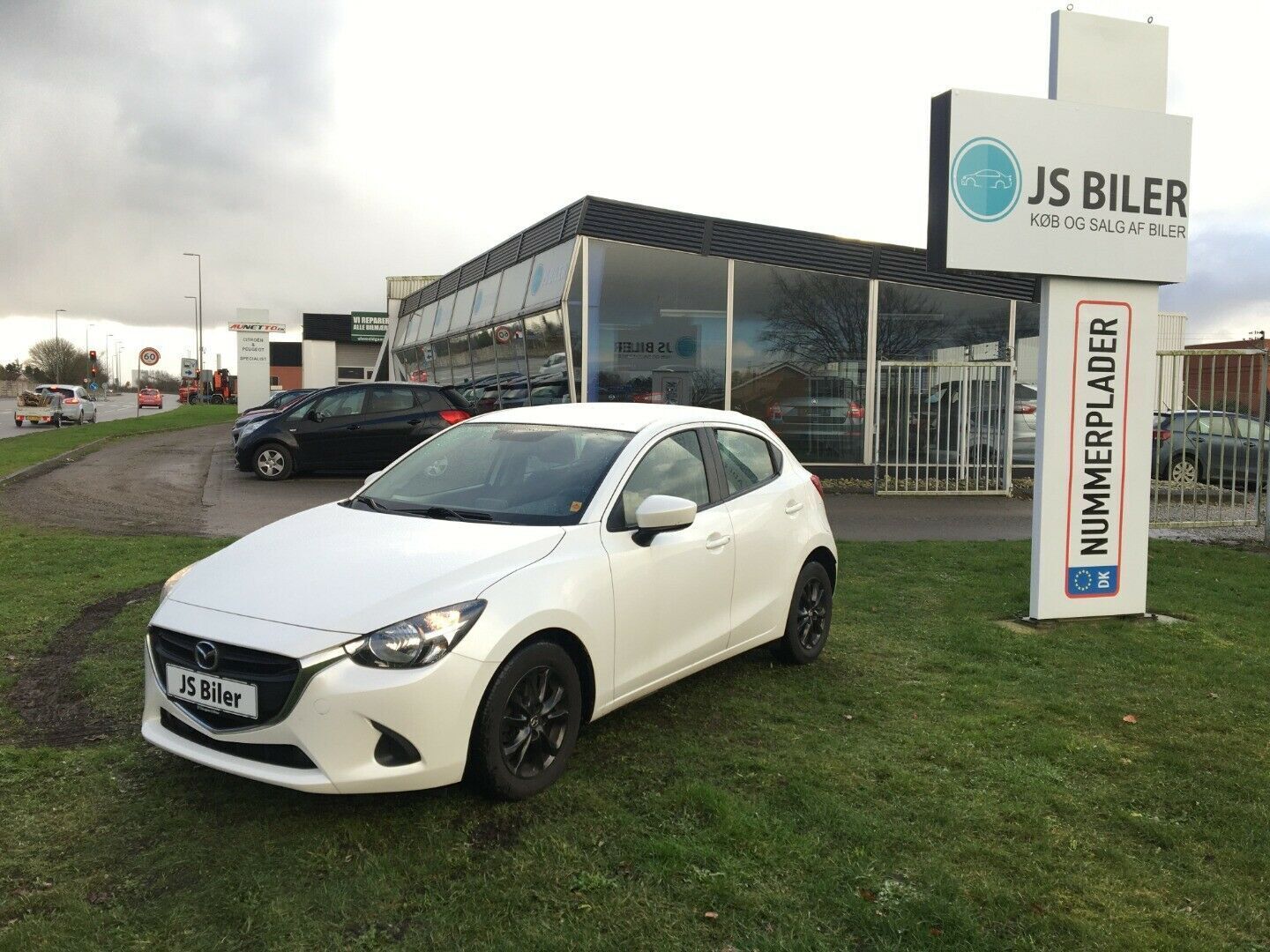 Hvid Mazda 2 fra 2015